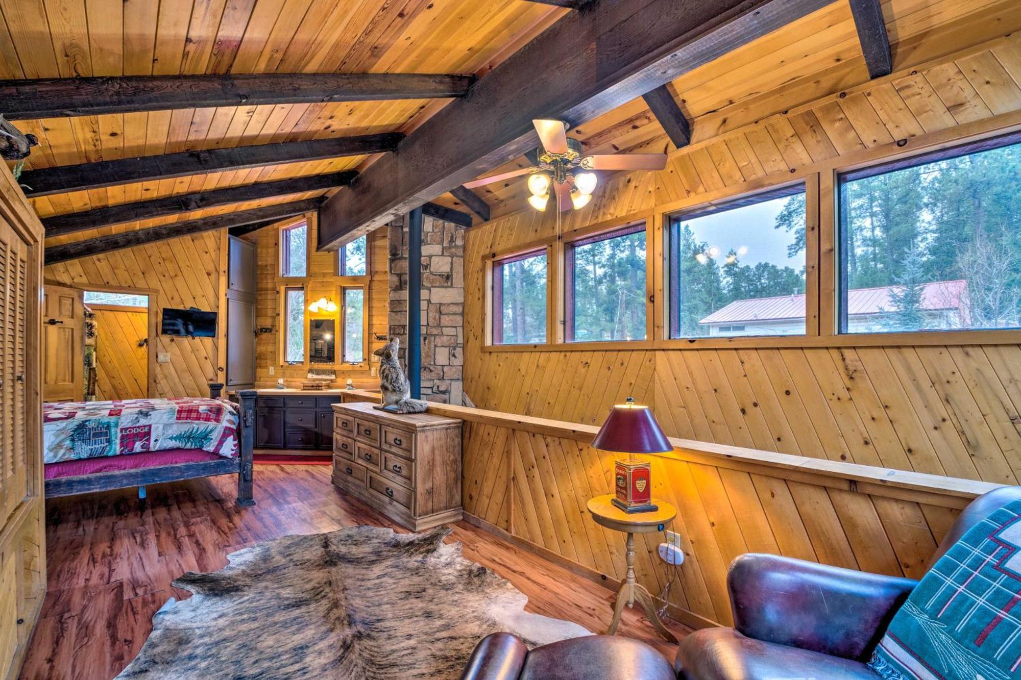 Unique Bear Country Cabin In Ruidoso With Hot Tub! Екстер'єр фото