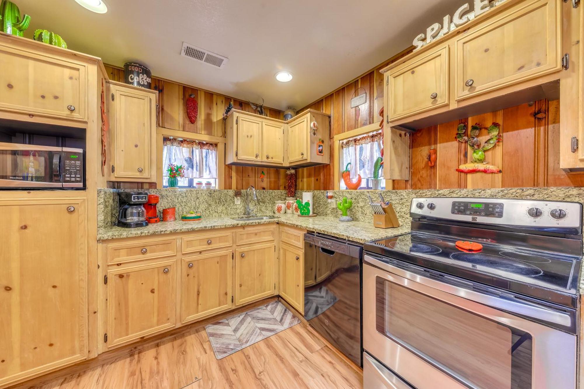 Unique Bear Country Cabin In Ruidoso With Hot Tub! Екстер'єр фото