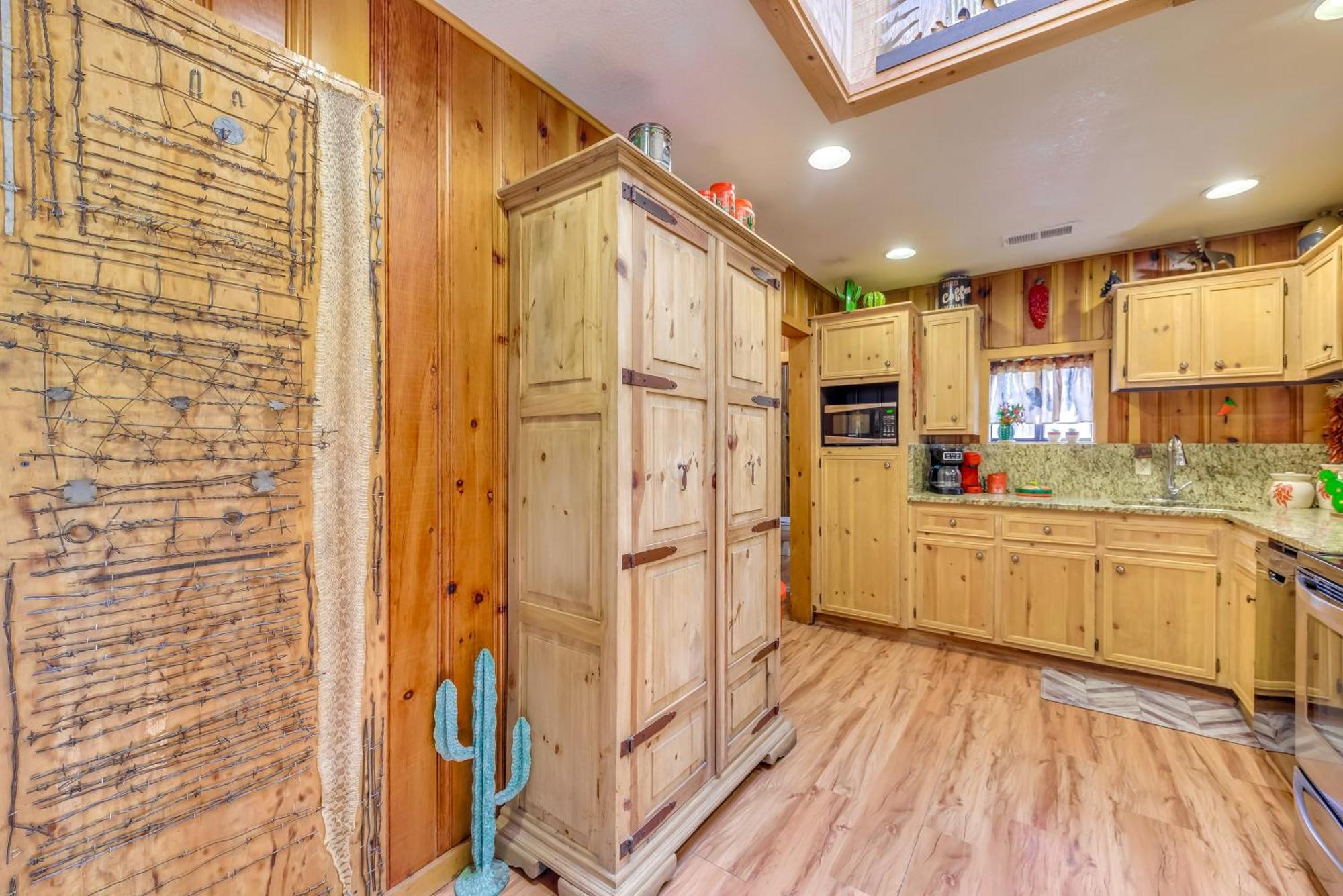 Unique Bear Country Cabin In Ruidoso With Hot Tub! Екстер'єр фото