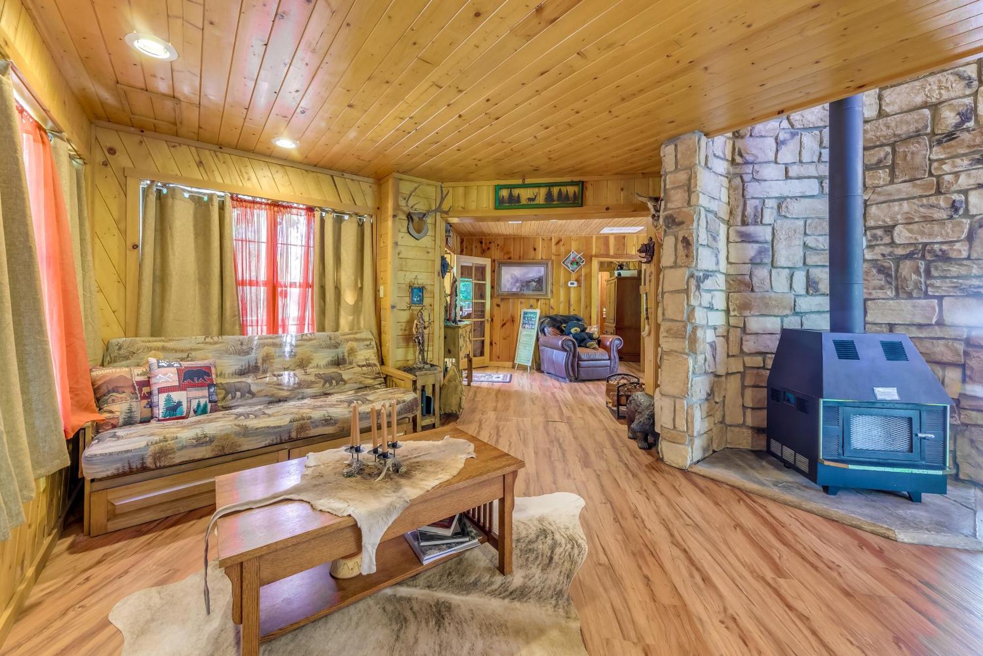 Unique Bear Country Cabin In Ruidoso With Hot Tub! Екстер'єр фото