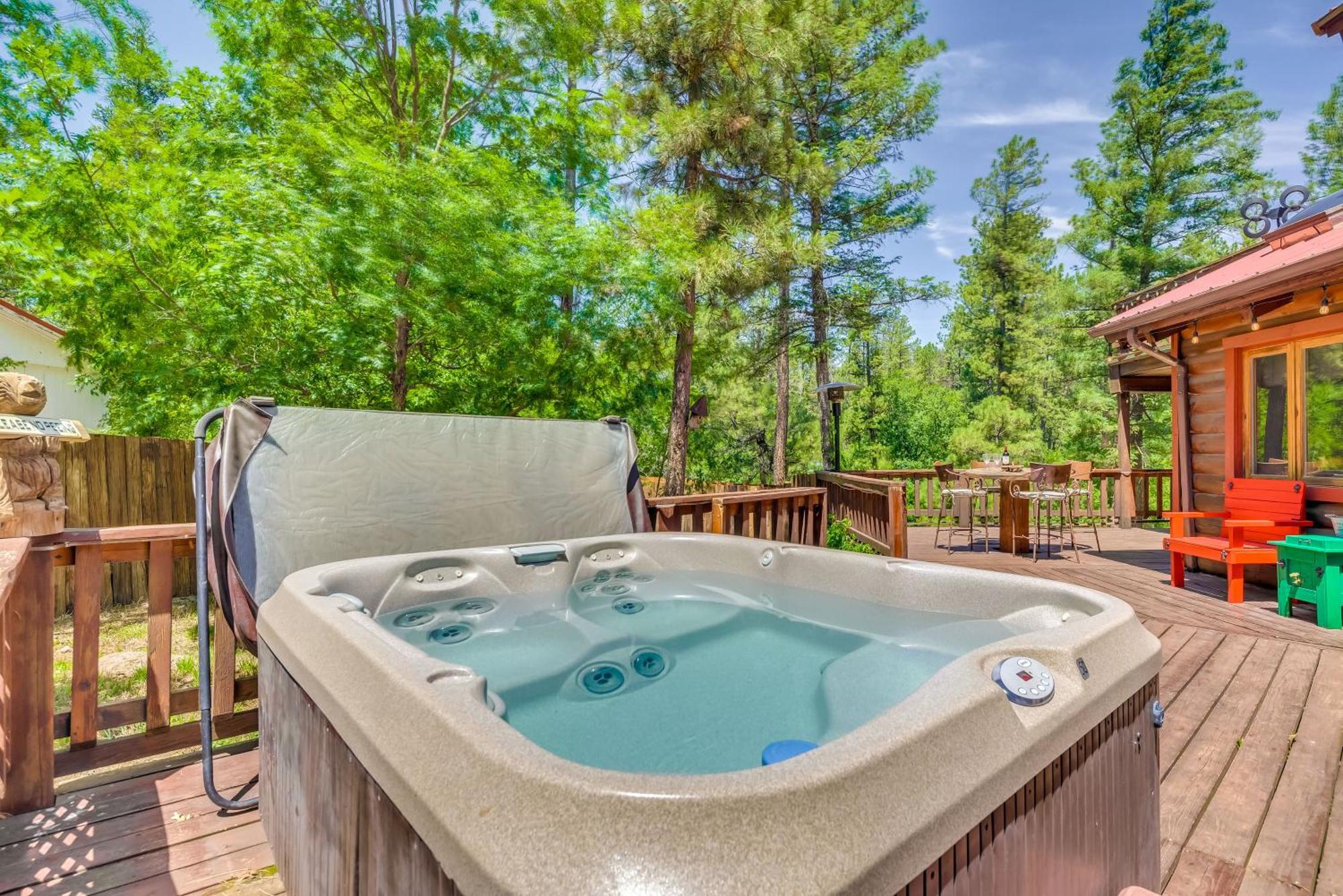 Unique Bear Country Cabin In Ruidoso With Hot Tub! Екстер'єр фото