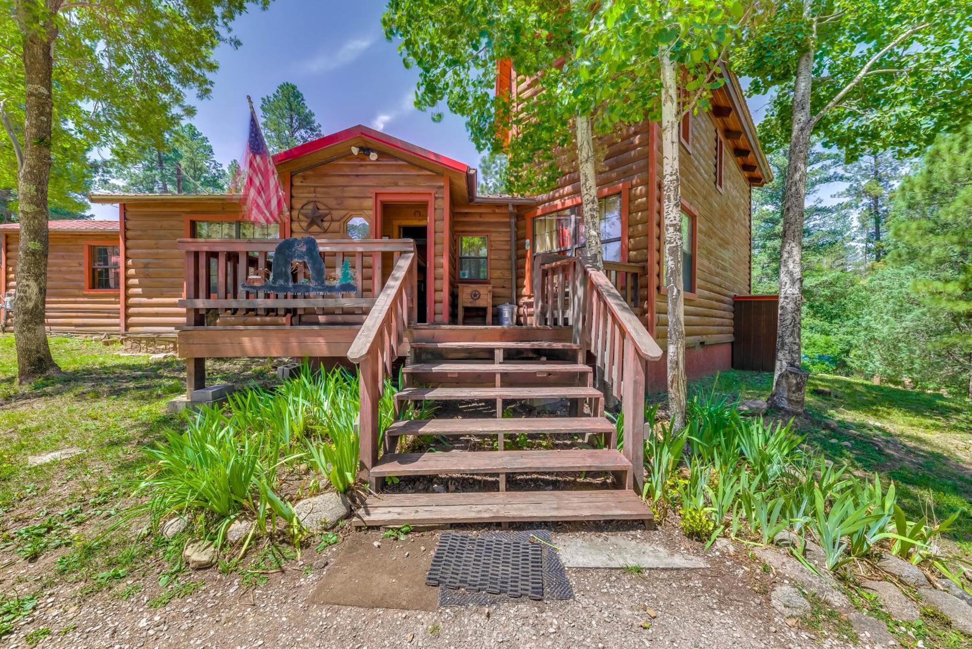 Unique Bear Country Cabin In Ruidoso With Hot Tub! Екстер'єр фото